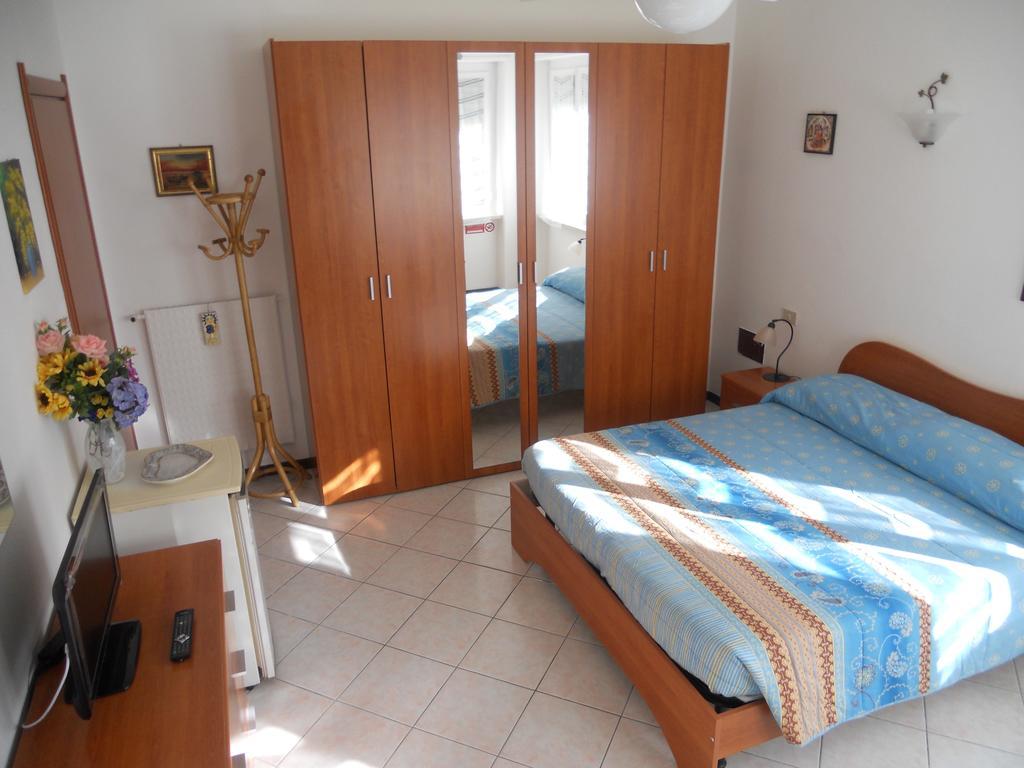 B&B Home Sweet Home Diano Marina Bilik gambar